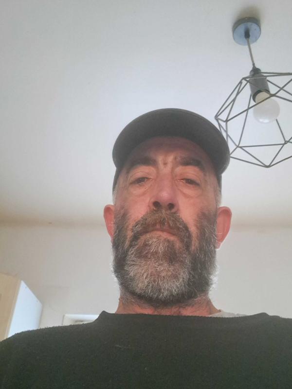 Arnaud 47 ans Avaray