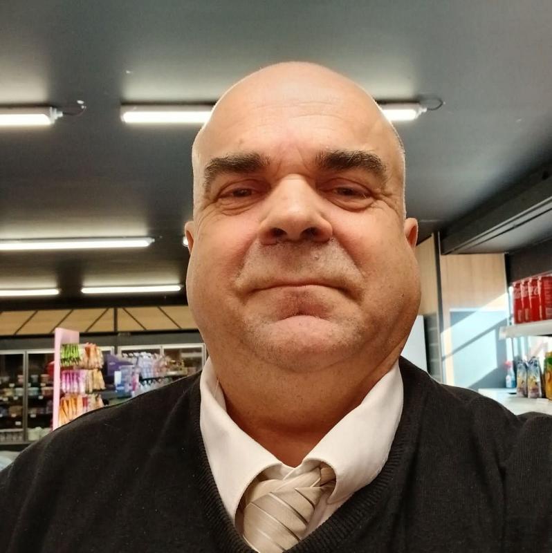Philip 56 ans Autun