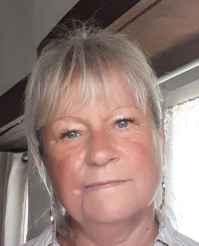 Carole  63 ans Tours