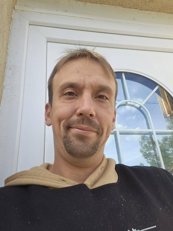 yoann 37 ans Montluçon