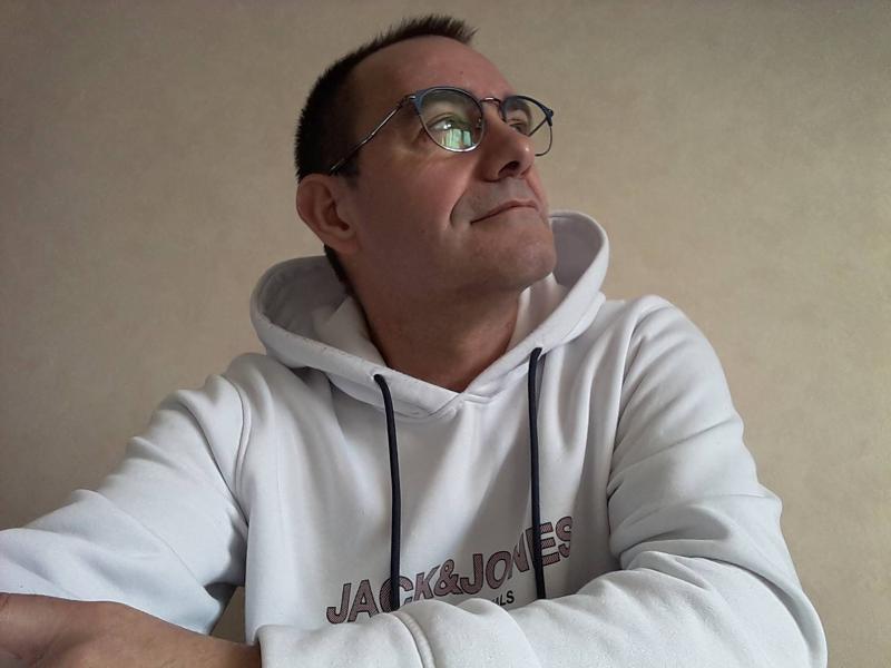 Eric 57 ans Thury Harcourt