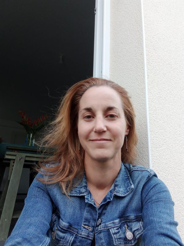 Sandrine  43 ans Bernex