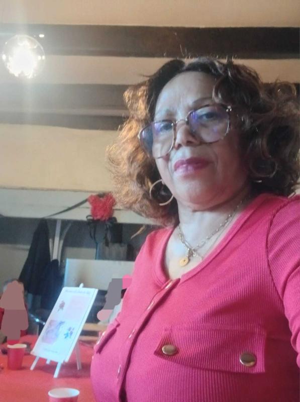 Flo 56 ans Almont les Junies