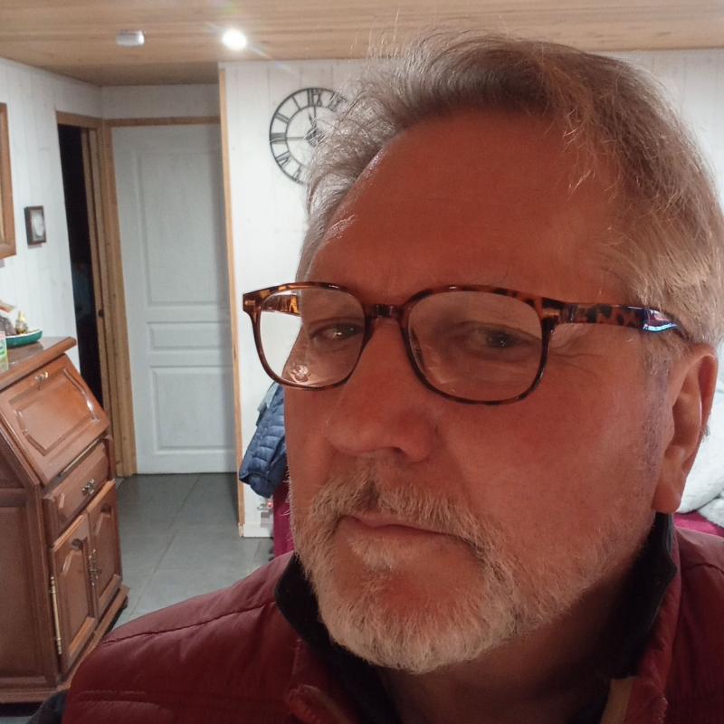 Francis 67 ans Montpon Ménestérol