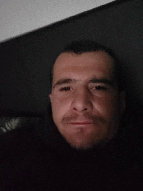 Mikael 38 ans Montguyon