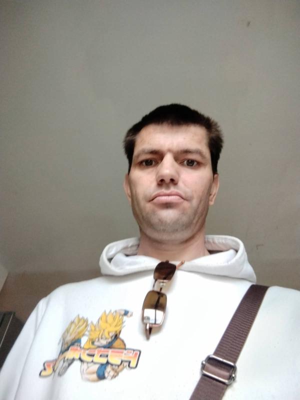 Willy 43 ans Monthault