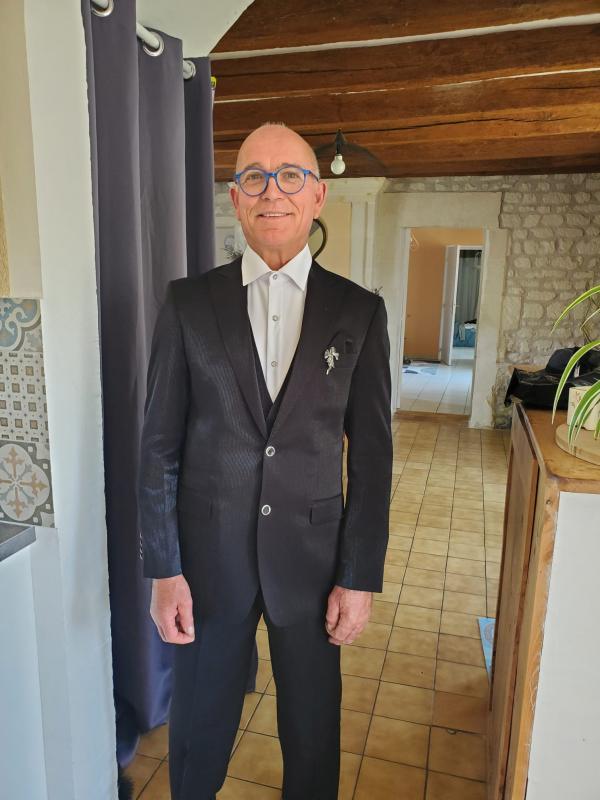 Claude  69 ans Châtellerault