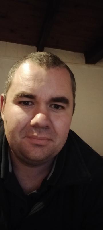 Kevin  32 ans Alboussière