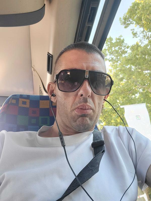 romain 42 ans Carpentras