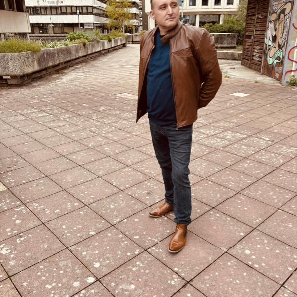 mika 47 ans Bordeaux