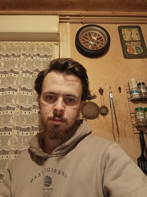 Raphaël  23 ans Verdun