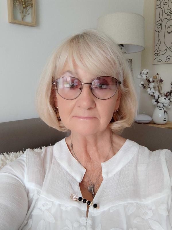 Justine 65 ans Dainville