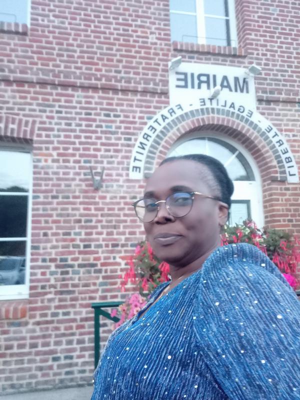 ANNETTE  49 ans Saint Germain en Laye