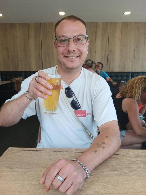 Sébastien 40 ans Anzin