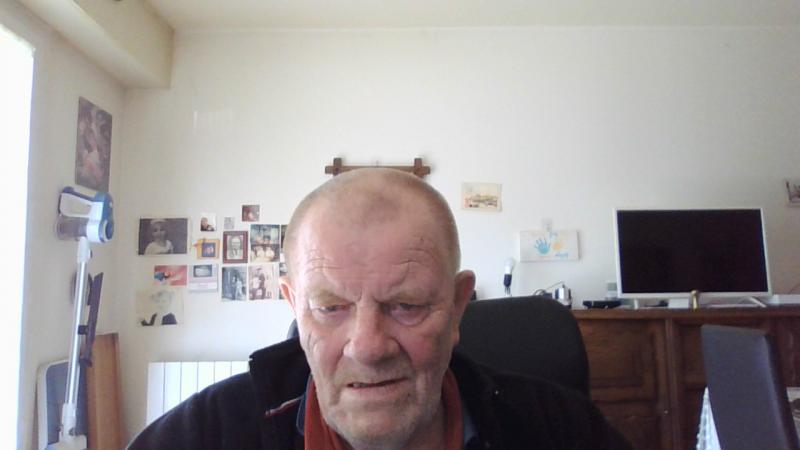 yannick  66 ans Vire