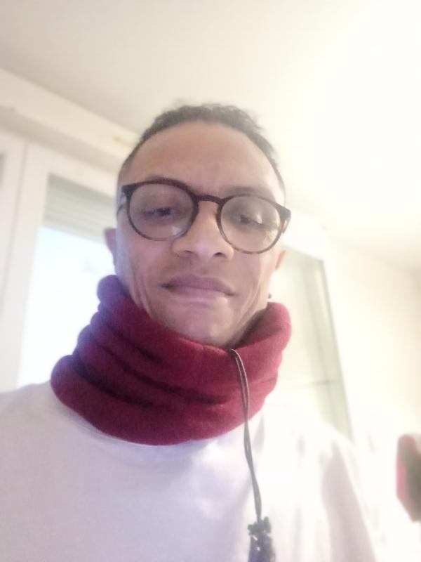 Carlos  49 ans Ébange