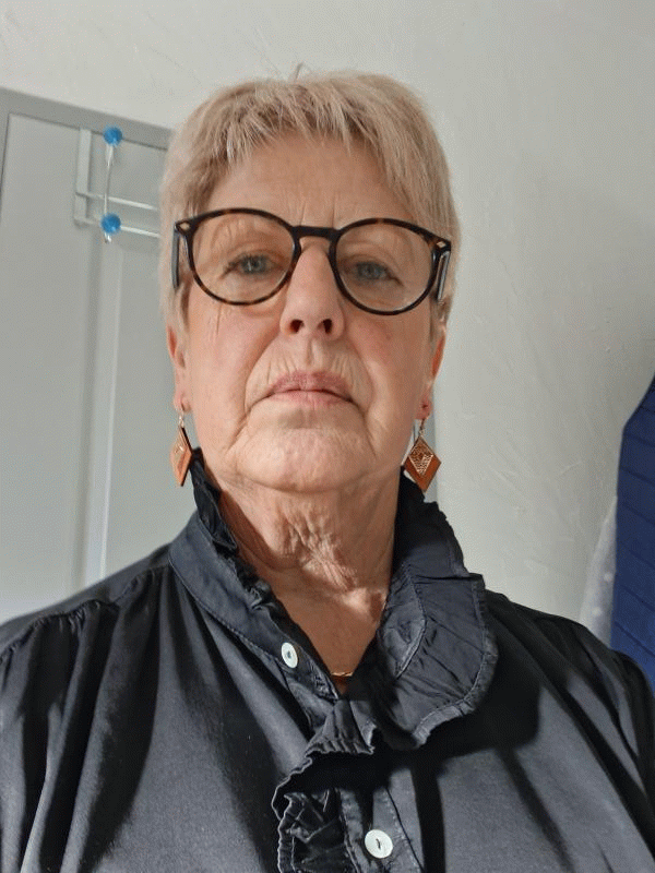 Marie  67 ans Arpajon sur Cère