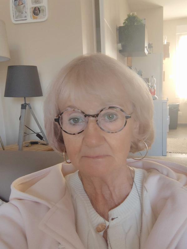 Elisabeth 65 ans Arras