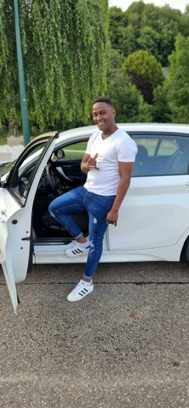 momo 27 ans Valdahon