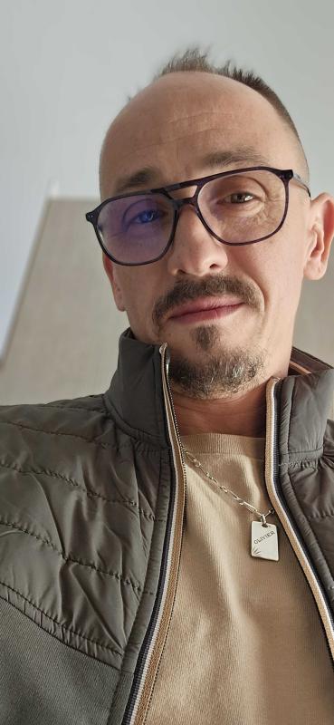 Jéjé 47 ans Orléans