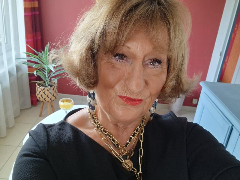 Jacqueline  70 ans Les Essarts