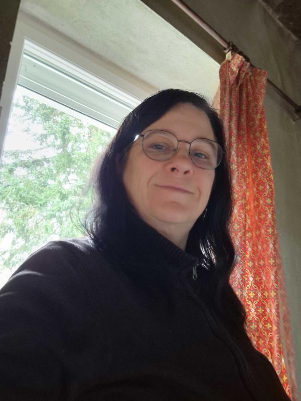 Géraldine  51 ans Berd'huis