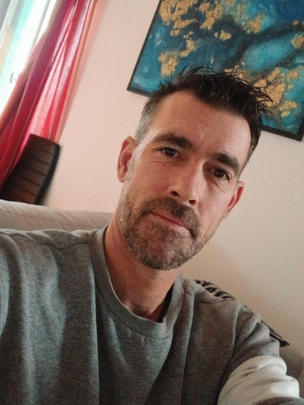 Jonathan 45 ans Oraison