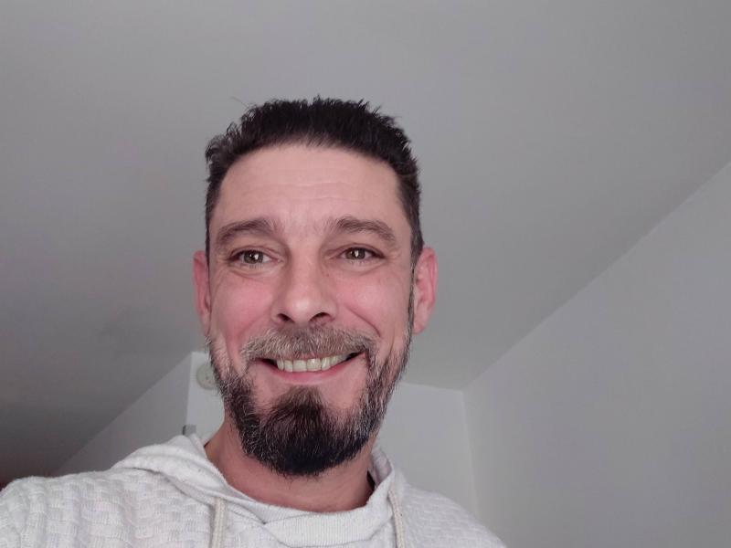 richard 52 ans Châbons