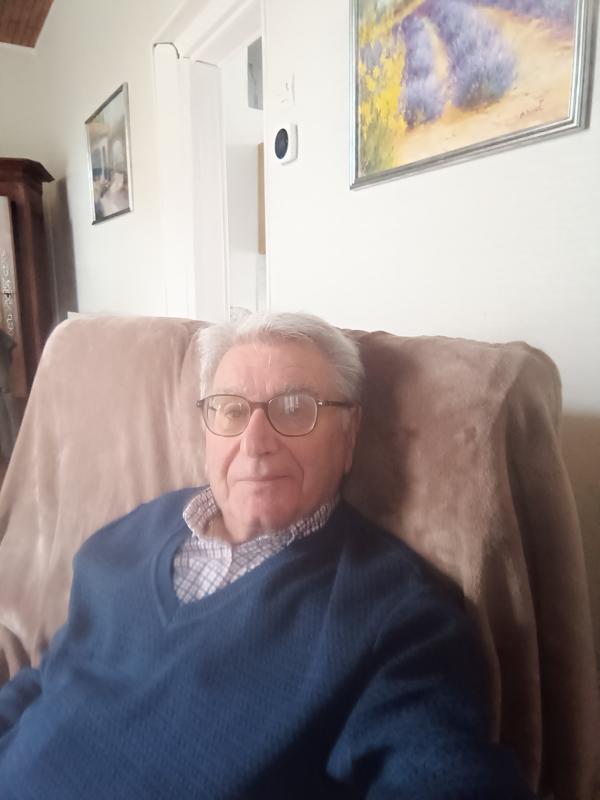 Tony  74 ans Magnac sur Touvre