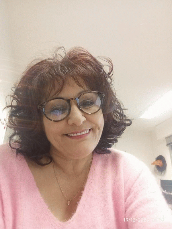 Khaina 59 ans Nîmes