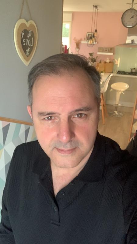 alain 54 ans Charleville Mézières