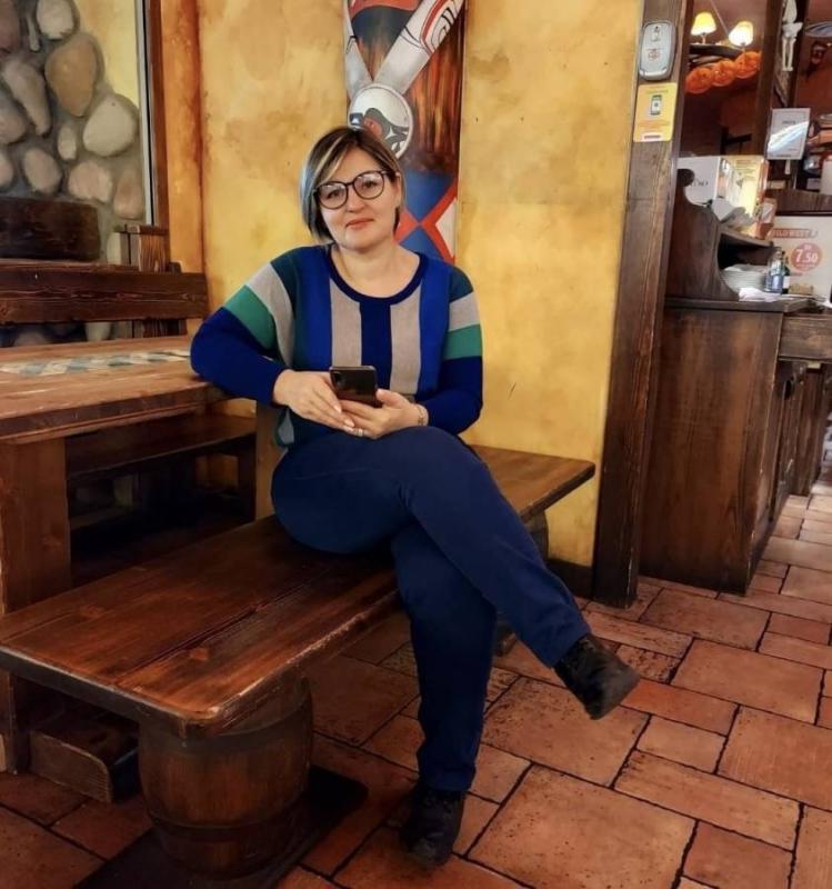 JOSIANE 49 ans Toulon