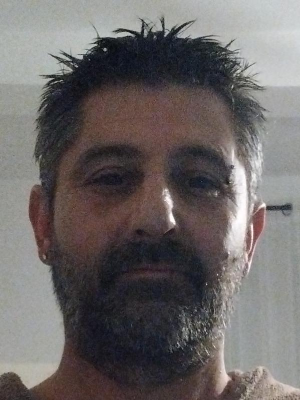 Gino 45 ans Saint Marcel de Careiret