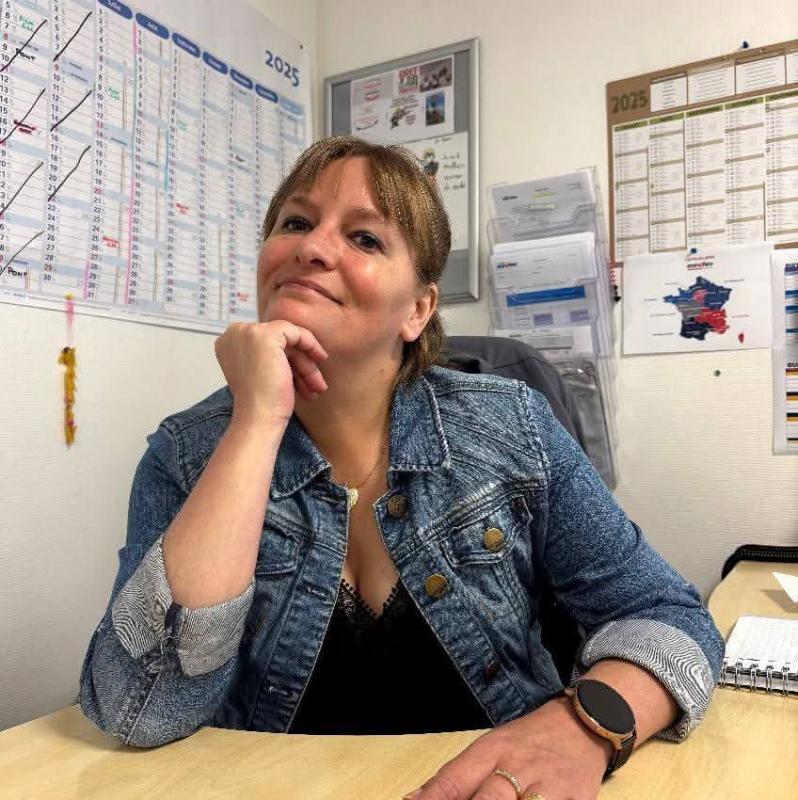 Aurelie 43 ans Digny