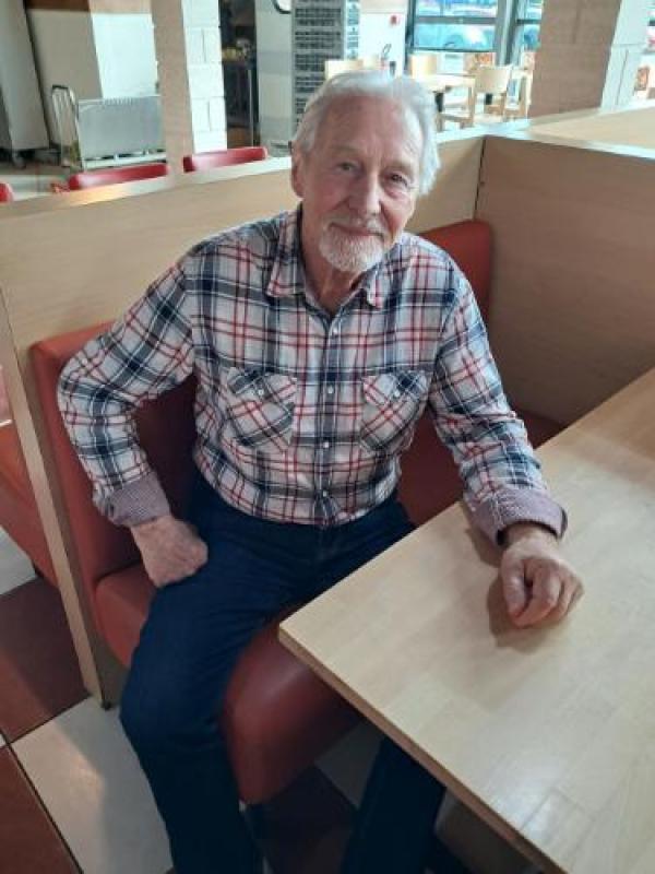 Bernard 76 ans Épernay