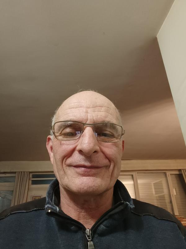 Jérôme  65 ans Châteauroux