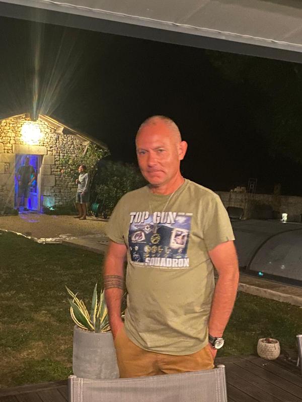 Eric 54 ans La Chapelle Saint Laurent