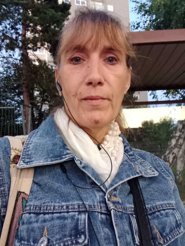 Adelaide  56 ans Boissettes