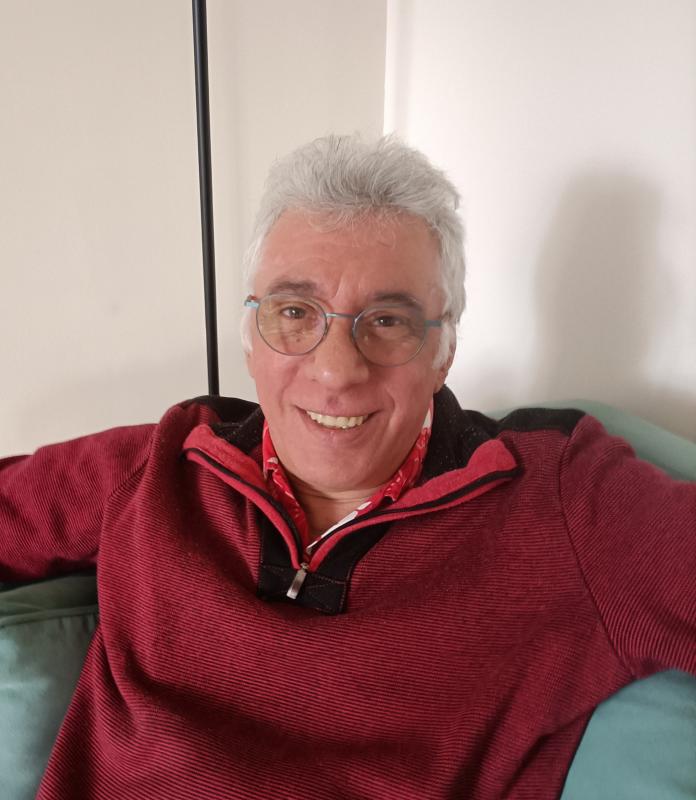 Laurent  61 ans Évry