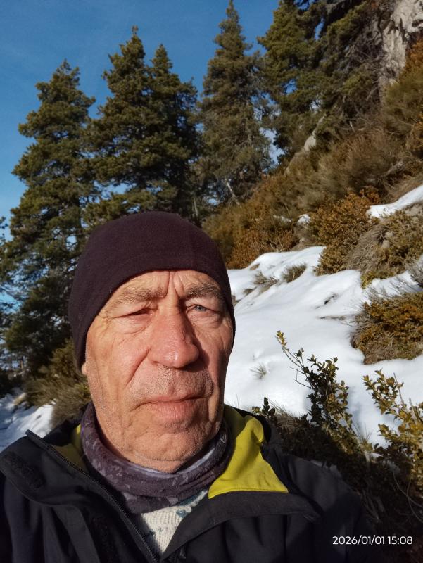 Gilles 64 ans Castellane