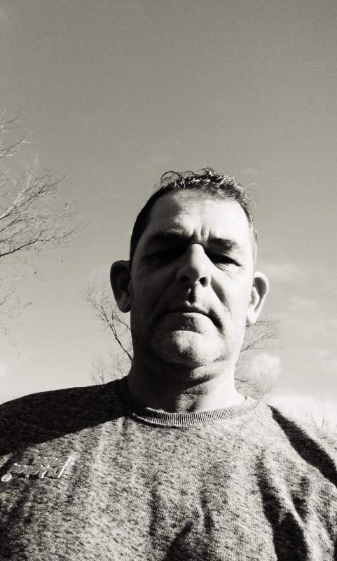 lolo  54 ans Ancône