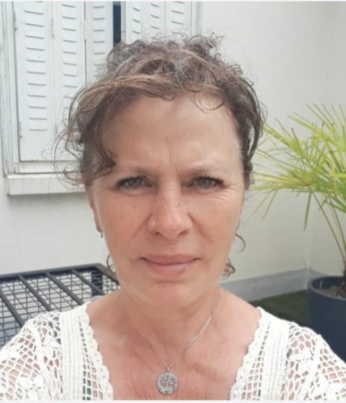 Corinne  56 ans Arrodets