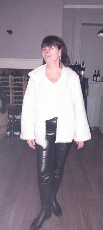 Sandrine  48 ans Péseux