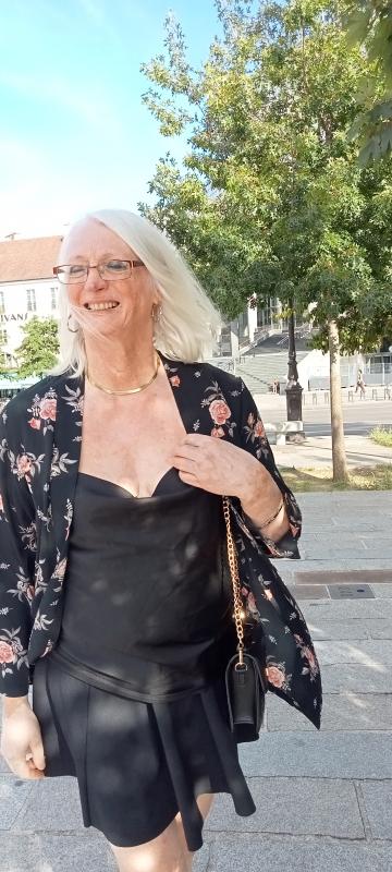 rosyvar 73 ans Saint Germain en Laye