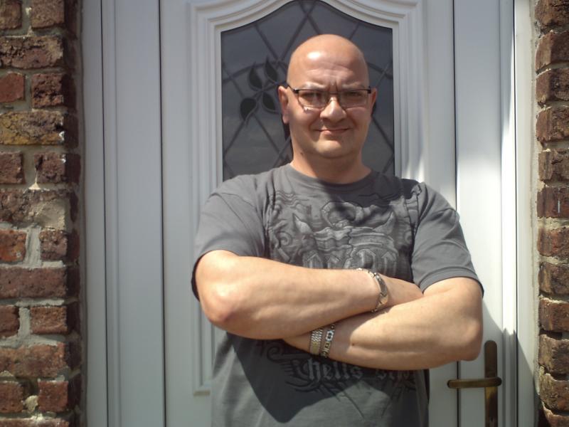 Angusyoung 58 ans La Couture