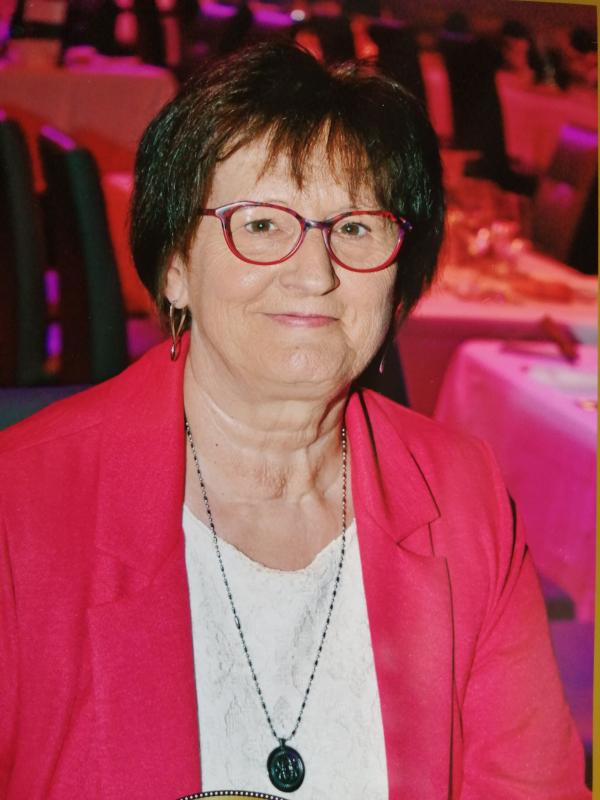 Isis 66 ans Montauban de Bretagne