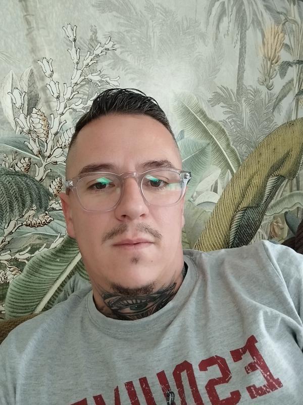 Bastien  39 ans Flixecourt