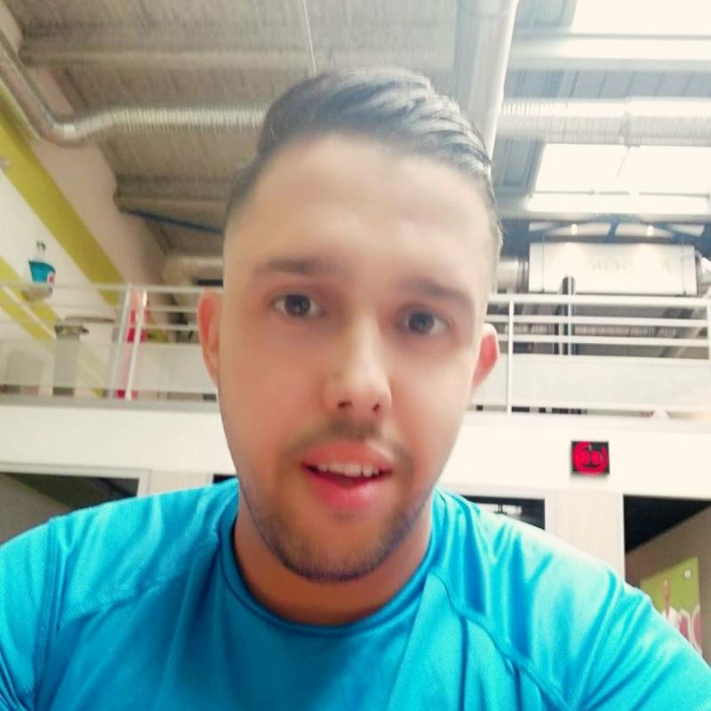 Adam 38 ans Manosque