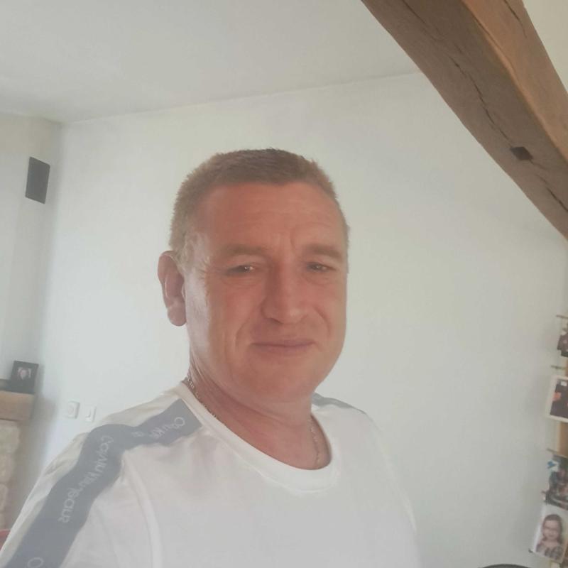 franky 53 ans Villeneuve sur Yonne