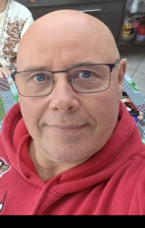 Gilles 57 ans Saint Martin au Laërt